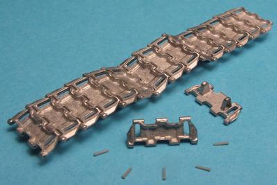 マスタークラブ MTL-35047 1/35 PT-76, BTR-50, ASU-85 稼働履帯＆起動輪用履帯