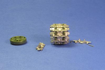 マスタークラブ MTL-35056 1/35 オブイェークト279 用履帯