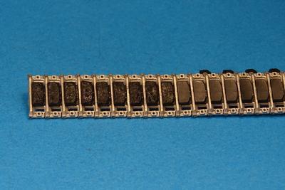 マスタークラブ MTL-35092 1/35 AMX-13 摩耗したラバーパッド用履帯