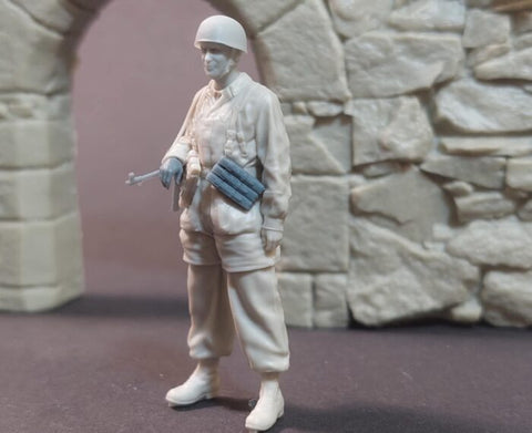 パンツァーアート FI35-244 1/35 ドイツ降下猟兵 休憩中 No1