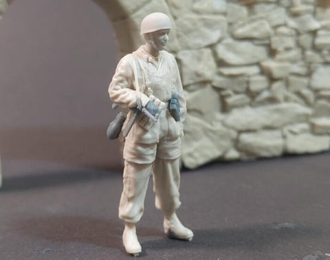 パンツァーアート FI35-244 1/35 ドイツ降下猟兵 休憩中 No1