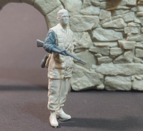 パンツァーアート FI35-245 1/35 ドイツ降下猟兵 休憩中 No2