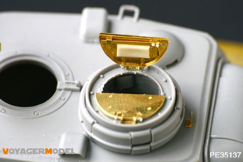 ボイジャーモデル PE35137 1/35 pzkpfw KV-1 756 R ドイツ鹵獲車両(トランぺッター00366)