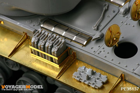 ボイジャーモデル PE35137 1/35 pzkpfw KV-1 756 R ドイツ鹵獲車両(トランぺッター00366)