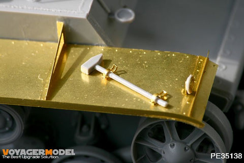 ボイジャーモデル PE35138 1/35 pzkpfw KV-2 754 R ドイツ鹵獲車両(トランぺッター00367)