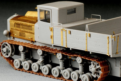 ボイジャーモデル PE35558 1/35 WWIIソビエト コミンテルン砲兵トラクター(トランぺッター05540)