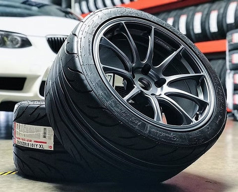 ZoomOn ZR047 1/24 17インチ Titan7 T-R10 ホイールセット