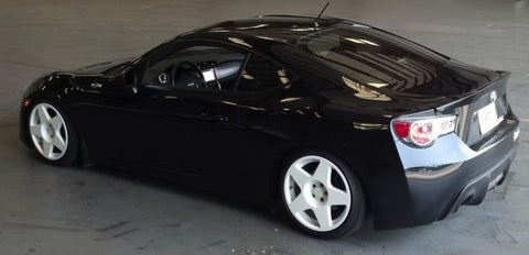 ZoomOn ZR051 1/24 18インチ Fifteen52 Tarmac ホイールセット