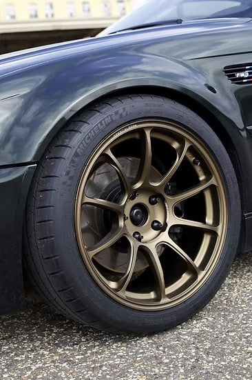 ZoomOn ZR059 1/24 17インチ レイズ ZE40 ホイールセット