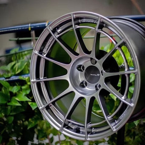 ZoomOn ZR085 1/24 16インチ エンケイ NT03RR ホイールセット