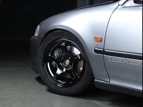 ZoomOn ZR101 1/24 17インチ レイズ 57CR ホイールセット