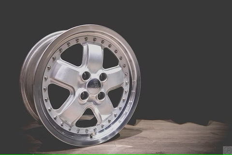 ZoomOn ZR137 1/24 16'' 無限 MR-5 リムセット